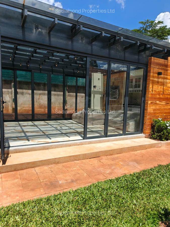 4 Bed Villa with En Suite in Karen Hardy - 11