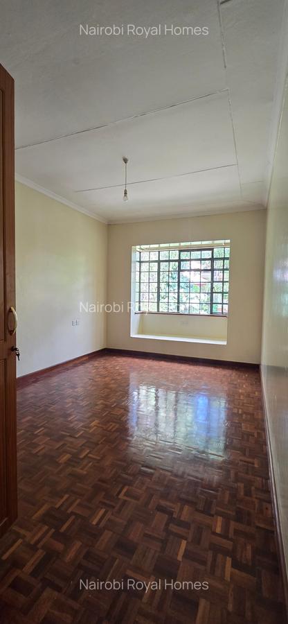 4 Bed Townhouse with En Suite at Brookside Garden - 5