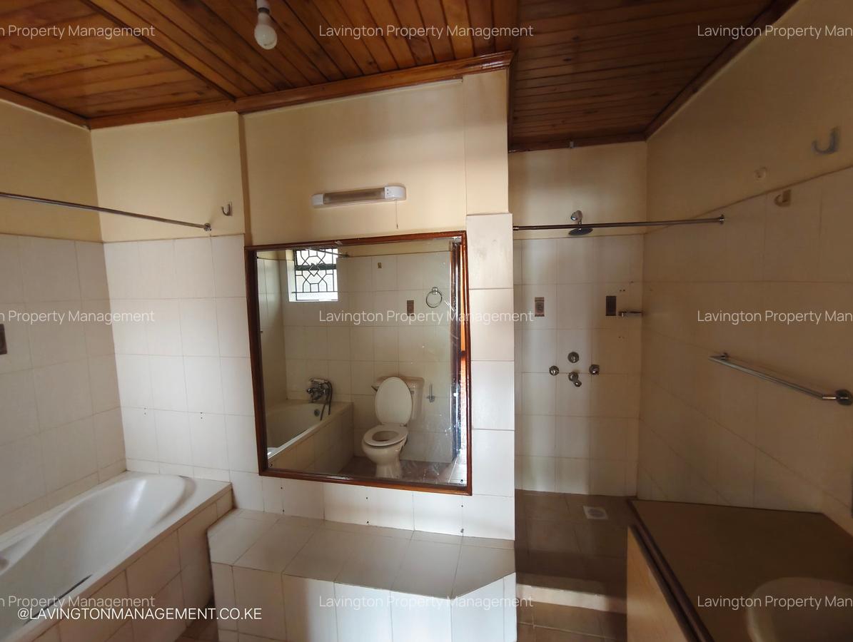 5 Bed Townhouse with En Suite at Lavington Green - 16