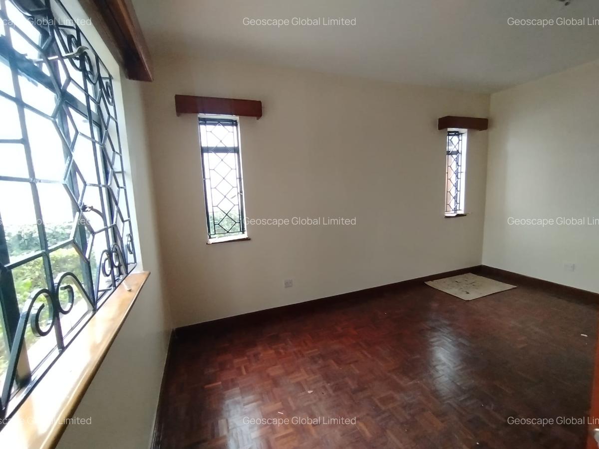 5 Bed House with En Suite in Spring Valley - 6