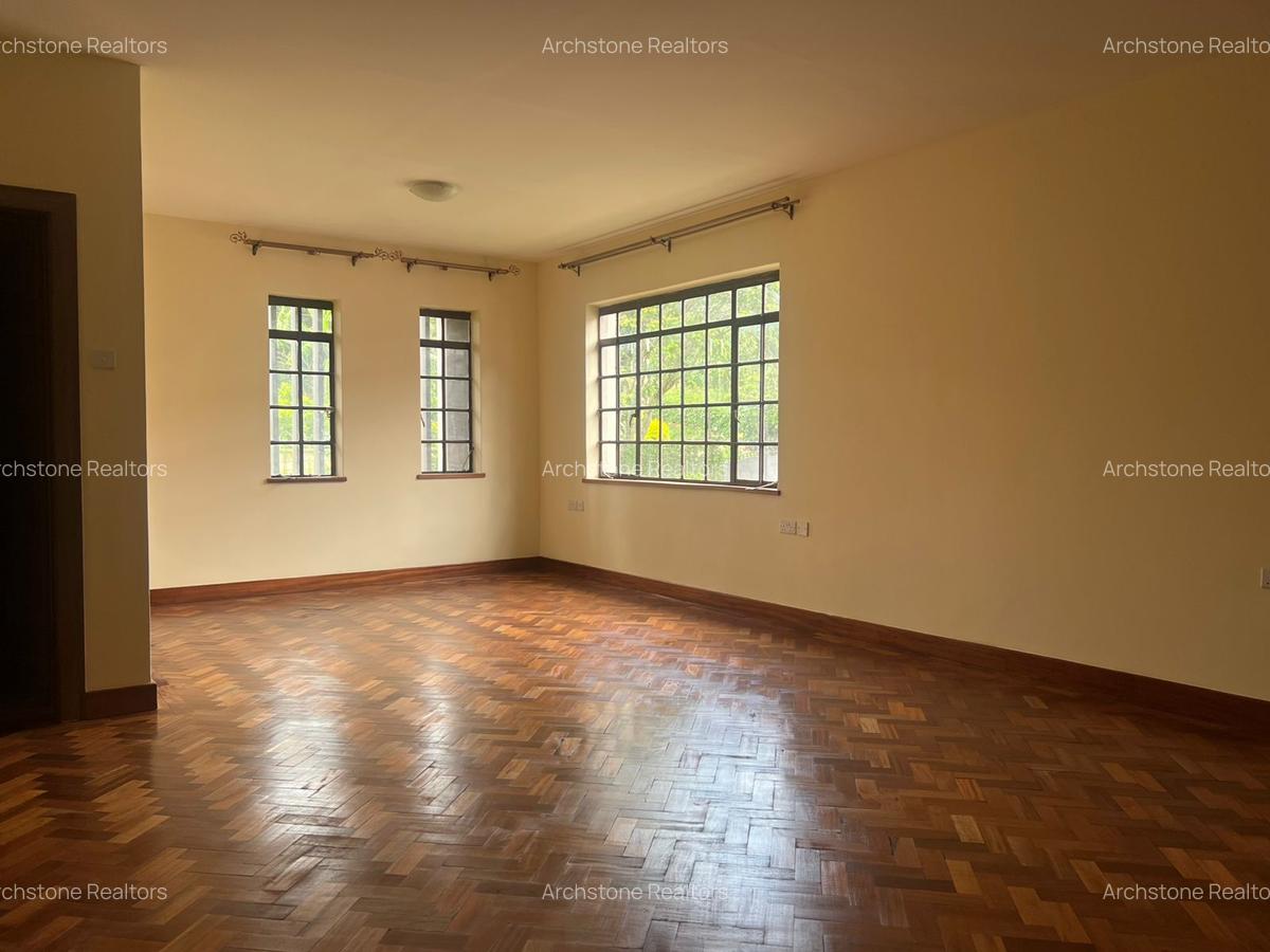 3 Bed Apartment with En Suite in Runda - 10