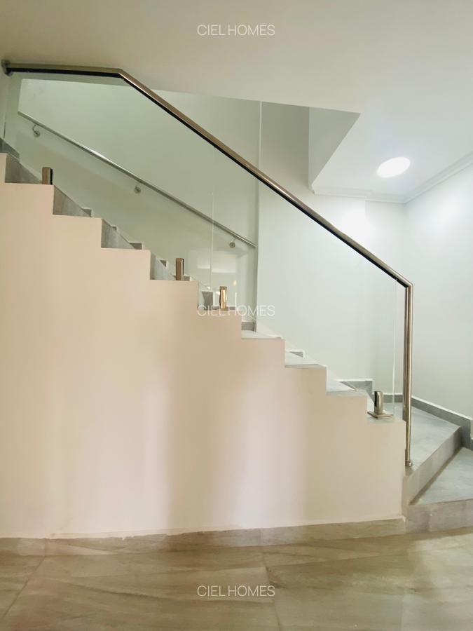 5 Bed Apartment with Swimming Pool in Kilimani - 10