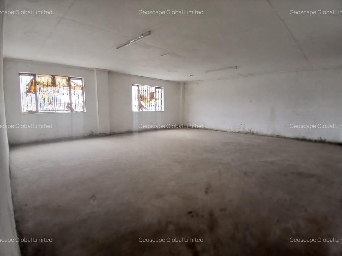 10,497 ft² Warehouse with Backup Generator in Industrial Area - 6