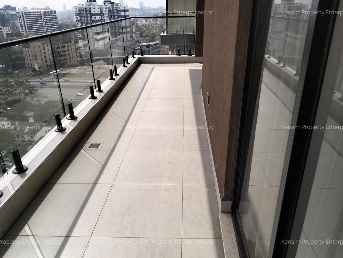 3 Bed Apartment with En Suite in Brookside - 11