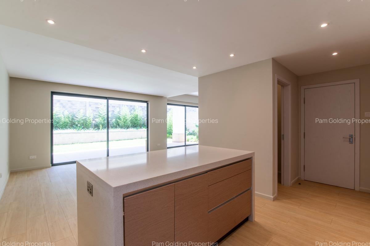 5 Bed Townhouse with En Suite at Westlands - 9