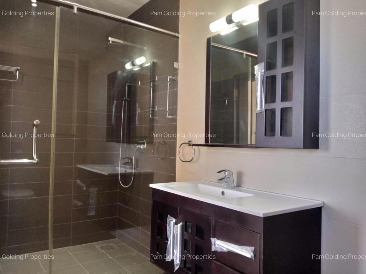 2 Bed Apartment with En Suite in Nyali Area - 8