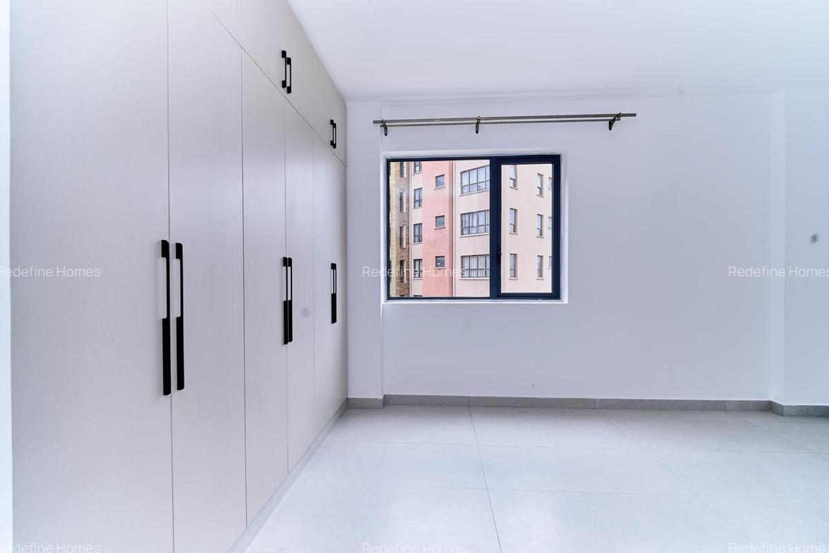 2 Bed Apartment with En Suite in Brookside - 4