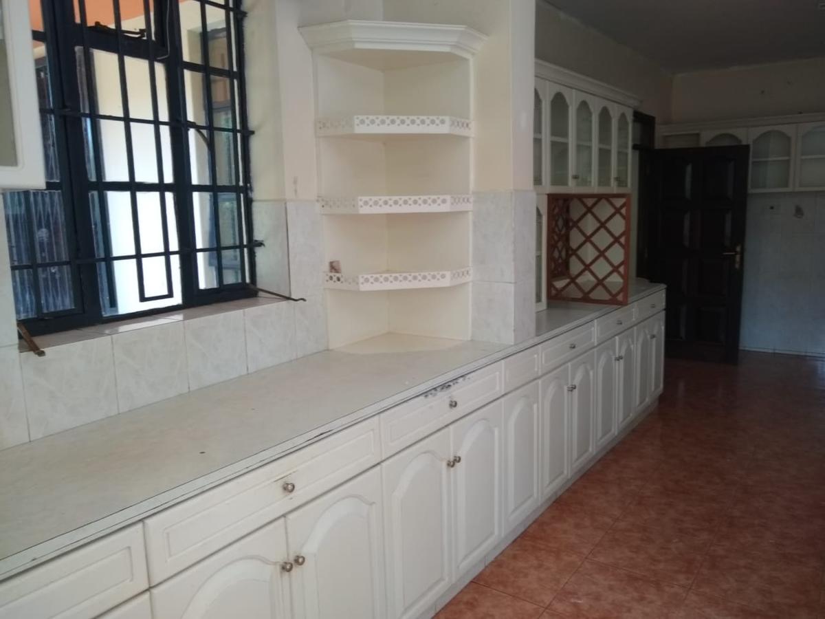 5 Bed House with Staff Quarters in Runda - 8