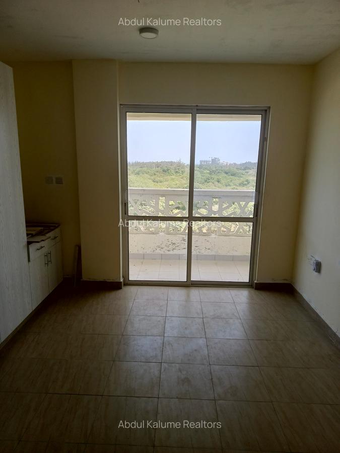 Serviced 2 Bed Apartment with En Suite at Bamburi - 8
