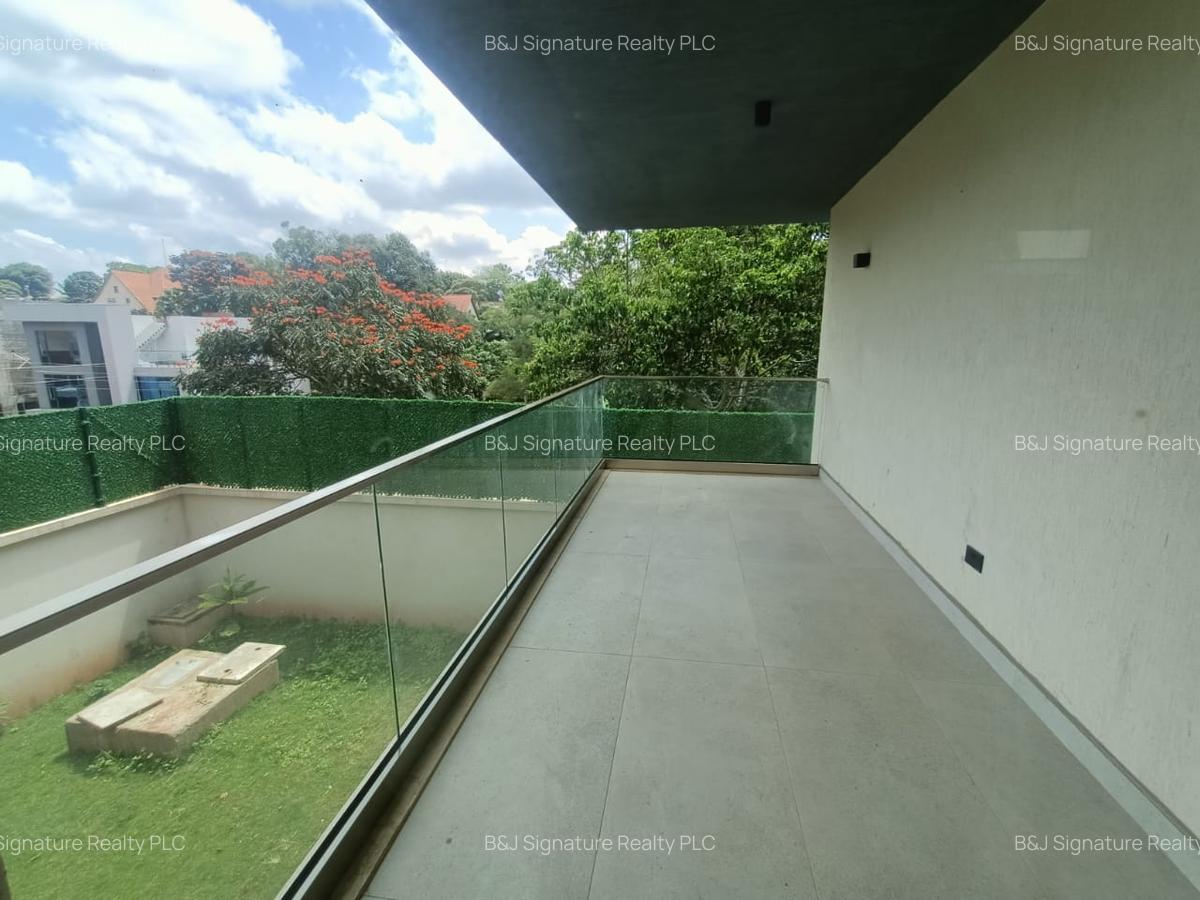 5 Bed Villa with En Suite in Lavington - 18