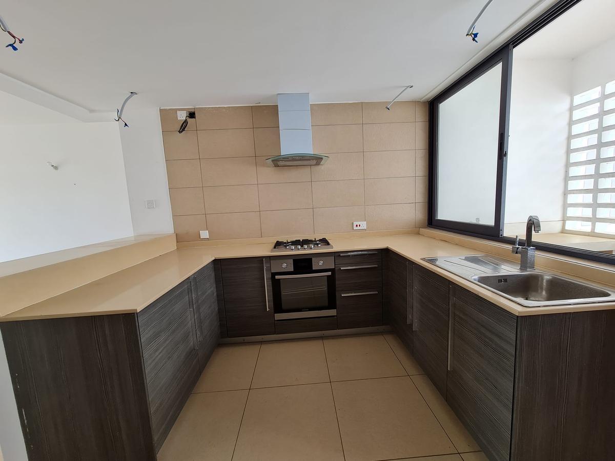 3 Bed Apartment with En Suite in Nyali Area - 11