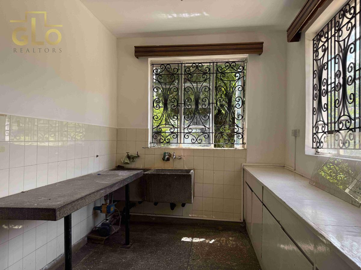 5 Bed House with En Suite in Gigiri - 8