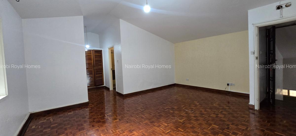 4 Bed House with En Suite at Hill View - 12