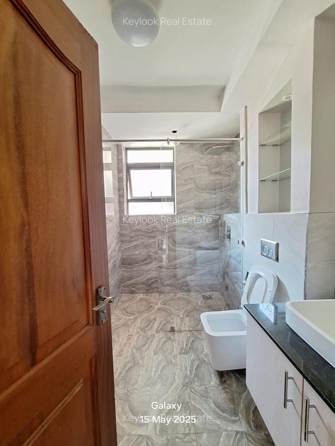 4 Bed Apartment with En Suite at Riverside Drive - 8