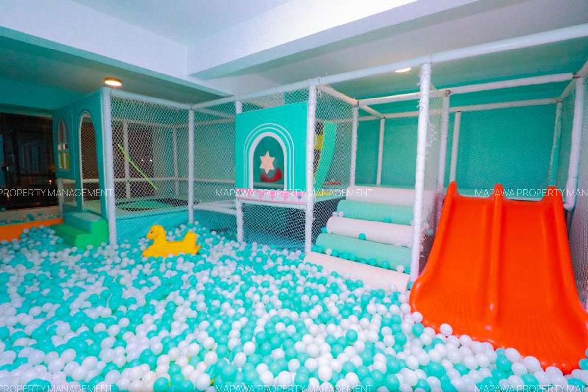 3 Bed Apartment with En Suite in Riverside - 5