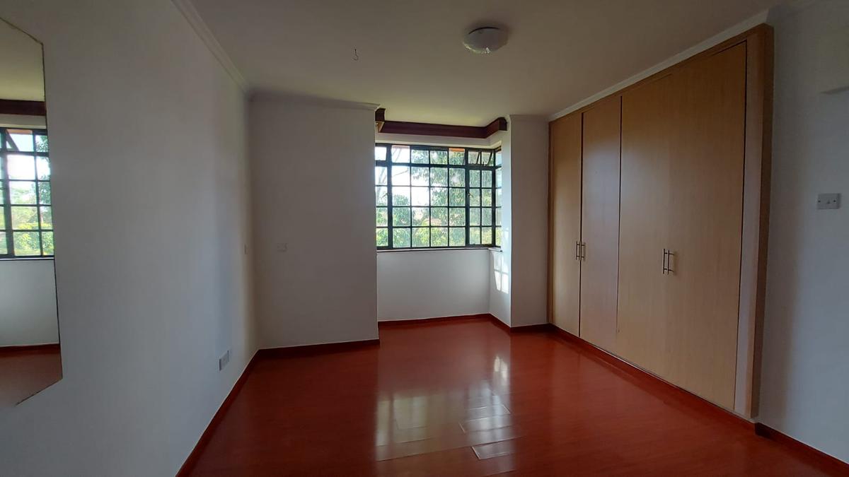 4 Bed House with En Suite at Fourways Junction - 6