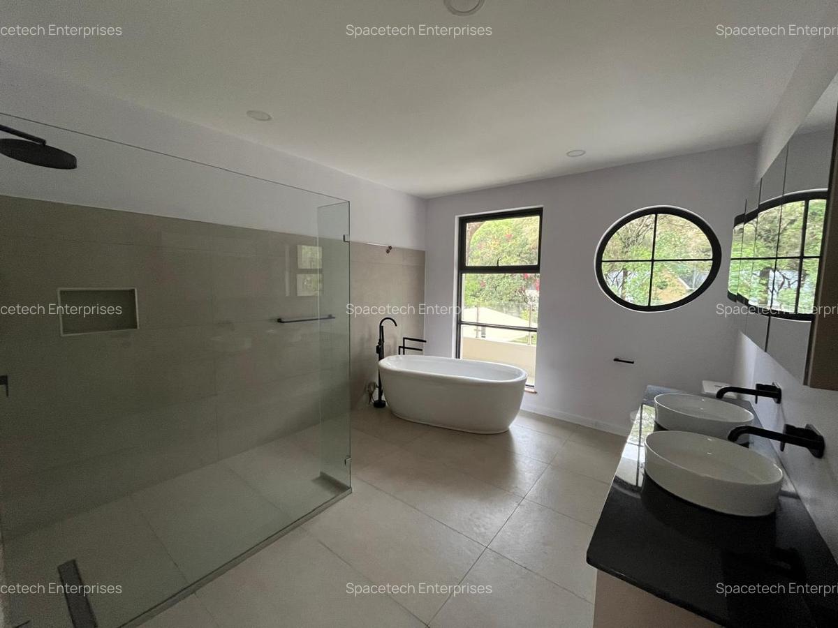 4 Bed House with En Suite in Karen - 8