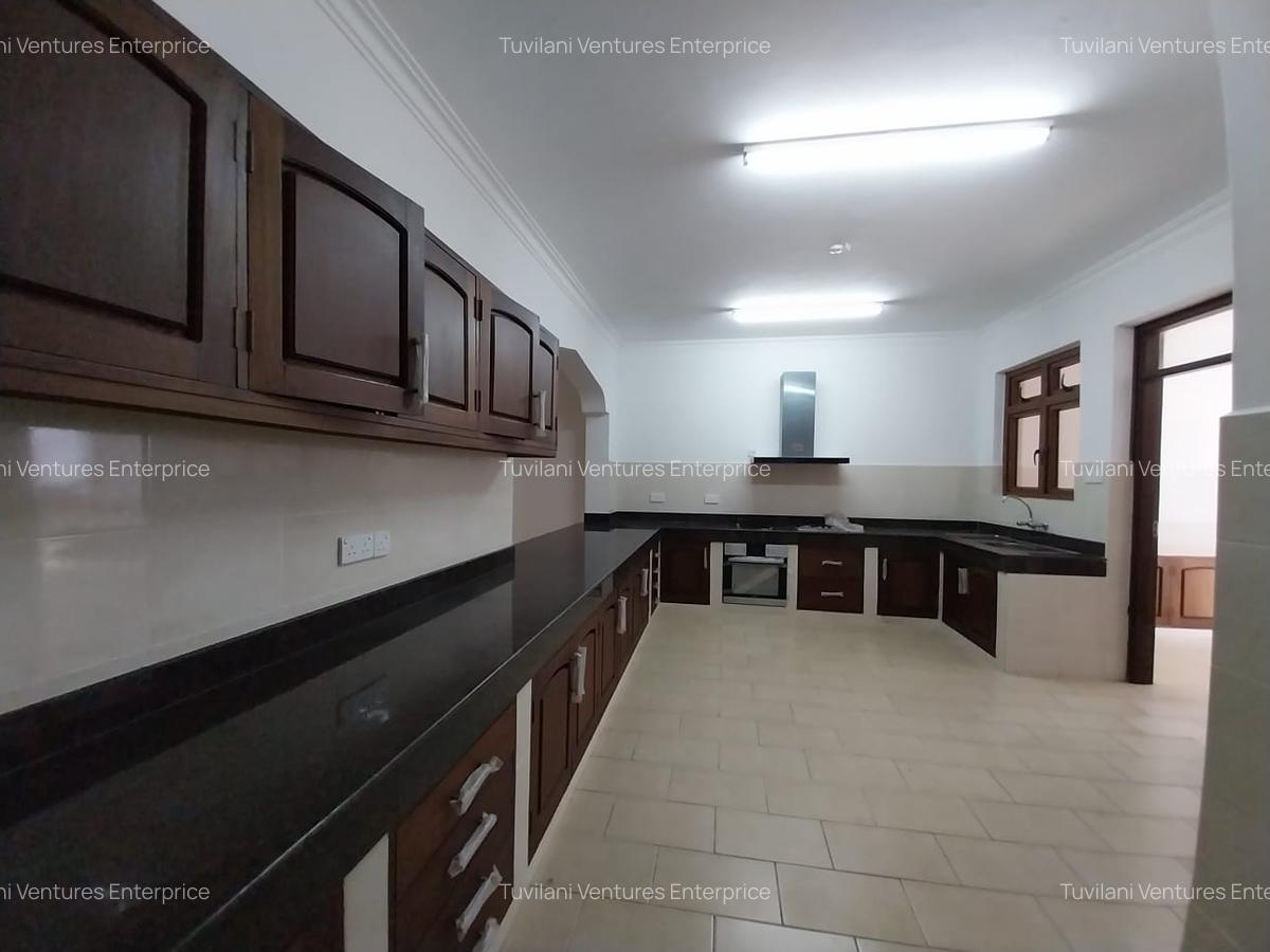 4 Bed Villa with En Suite at Nyali Mombasa - 20