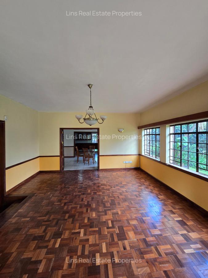 5 Bed House with En Suite in Runda - 9