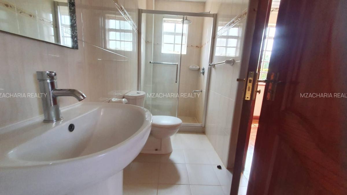 4 Bed Townhouse with En Suite in Kiambu Road - 10