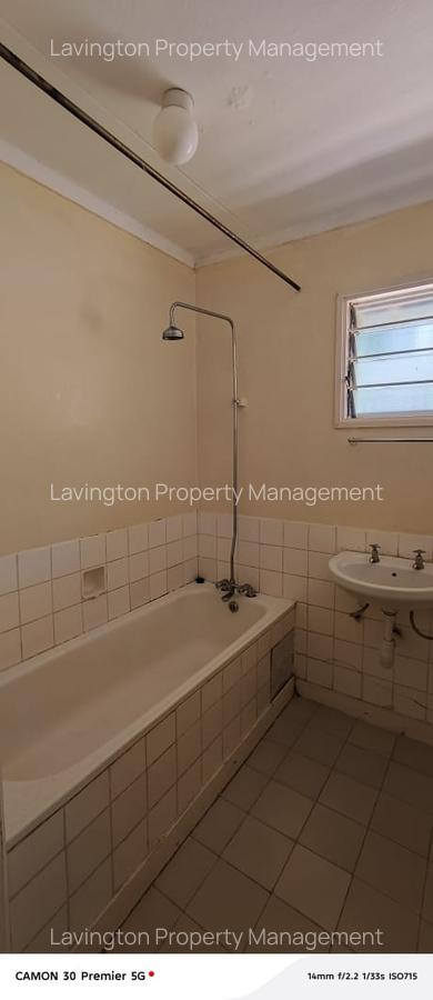 4 Bed House with En Suite at Loresho Crescent - 17