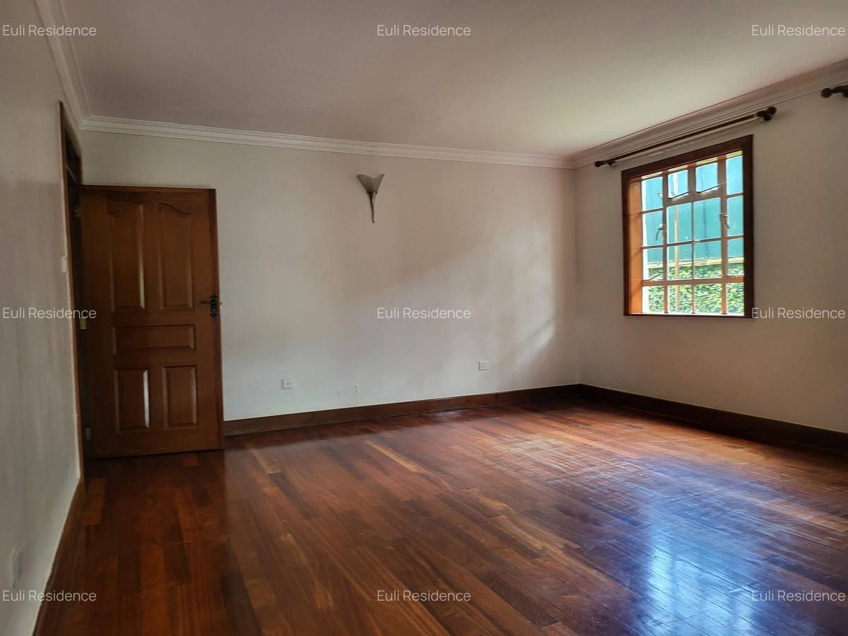 4 Bed House with En Suite at Mimosa Close - 6