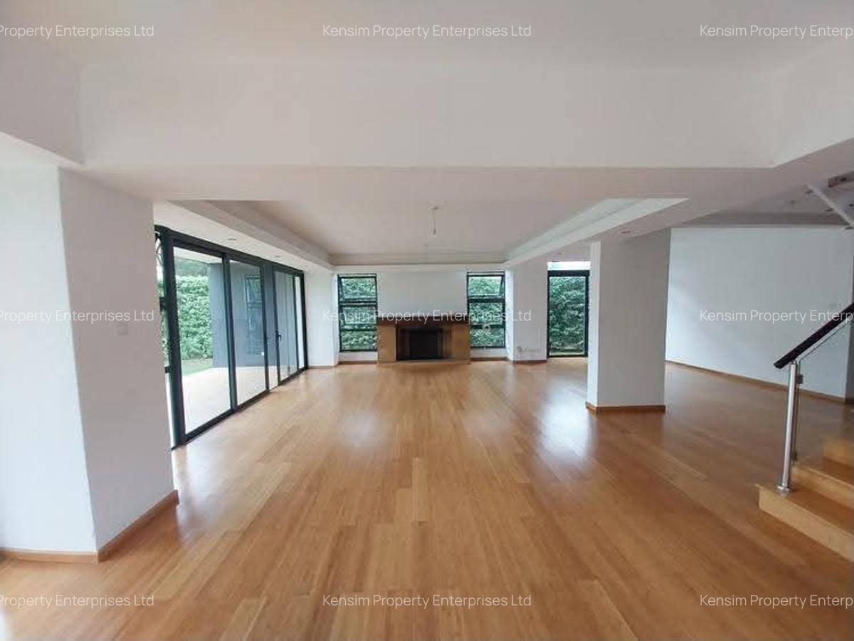 4 Bed Townhouse with En Suite in Ridgeways - 10