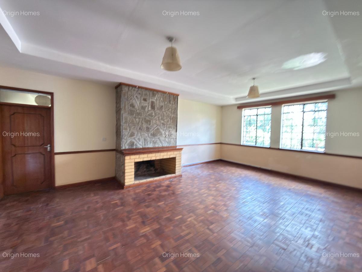 5 Bed House with En Suite in Runda - 4