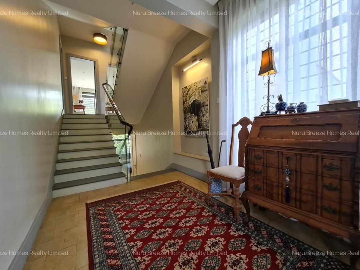 5 Bed Townhouse with En Suite in Kitisuru - 14