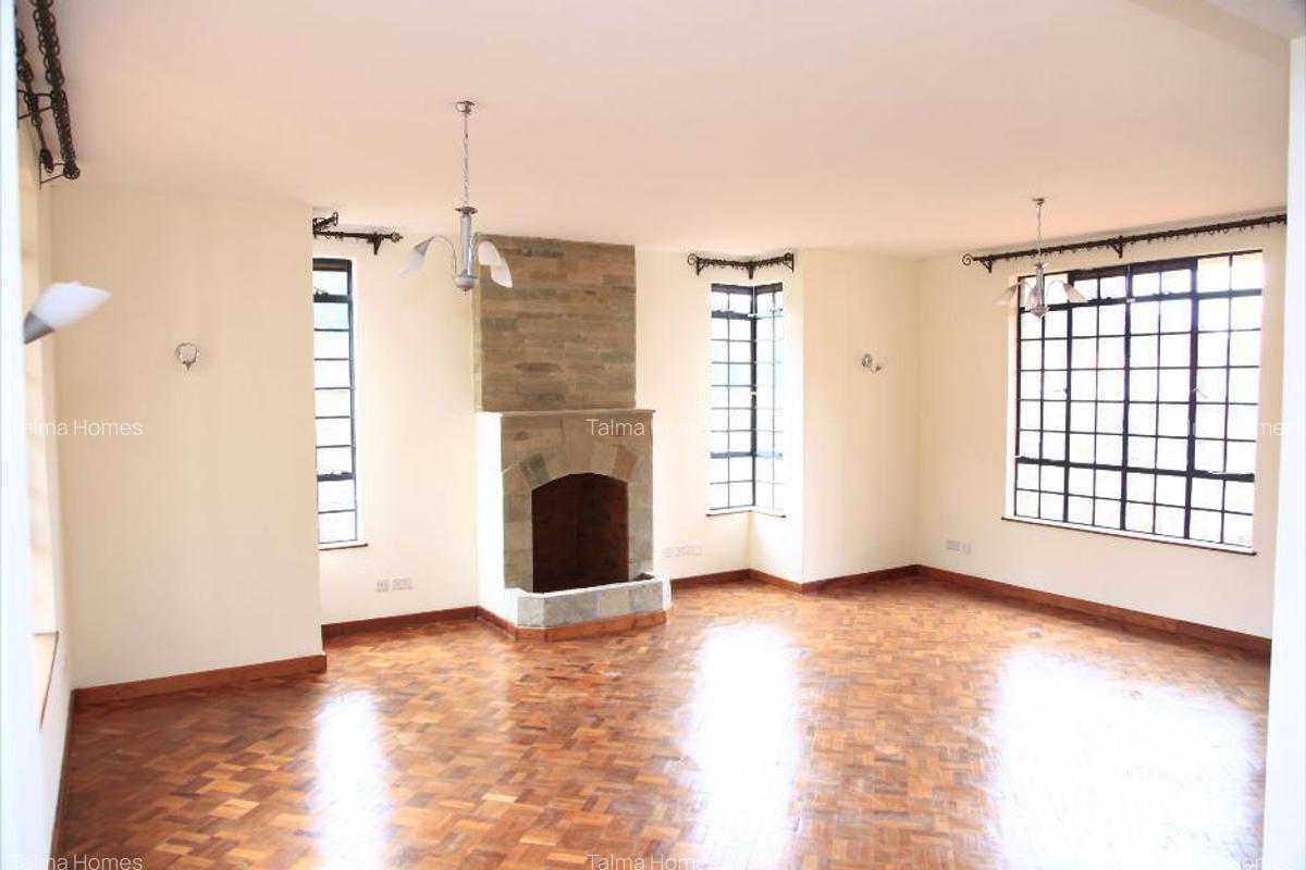 4 Bed Townhouse with En Suite at Off Convent Drive - 4