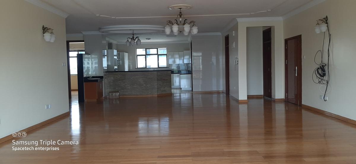 3 Bed Apartment with En Suite in Parklands - 8