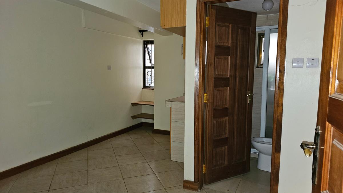 Studio Apartment with En Suite at Ole Odume - 3