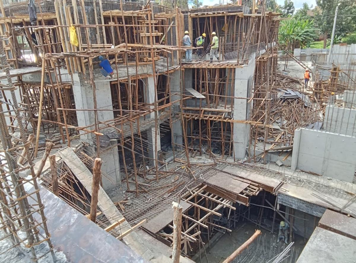 2 Bed Apartment with En Suite at Mountain Mall - 3