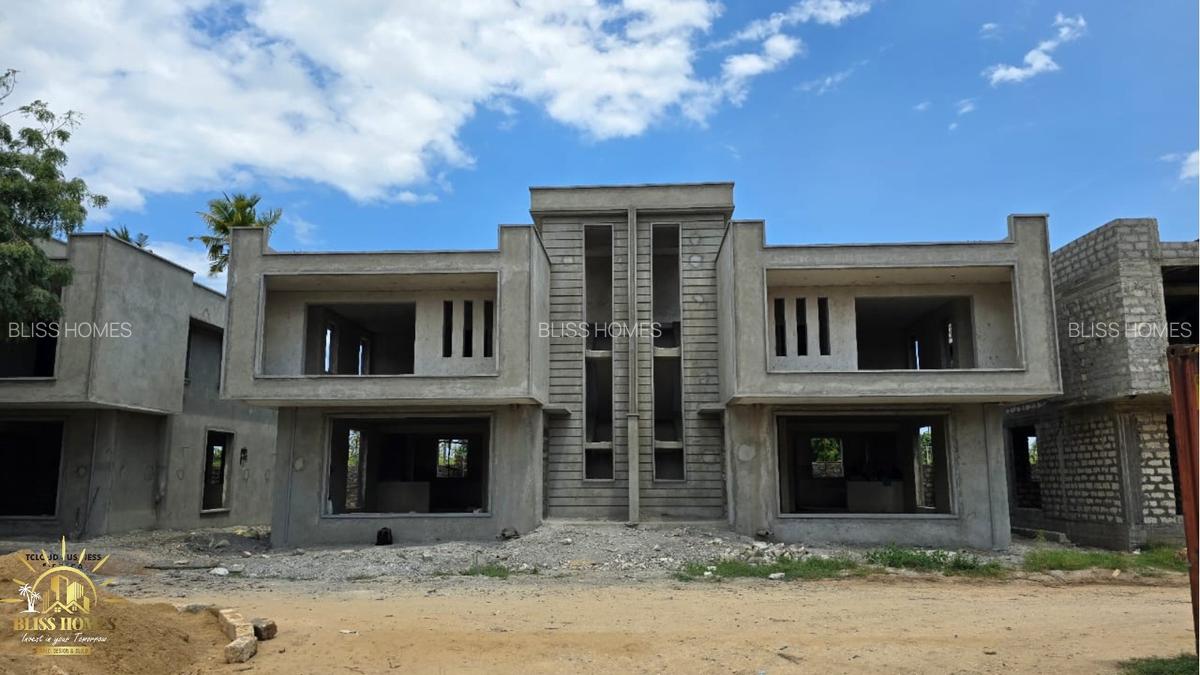 4 Bed Villa with Swimming Pool at Mtwapa - 3