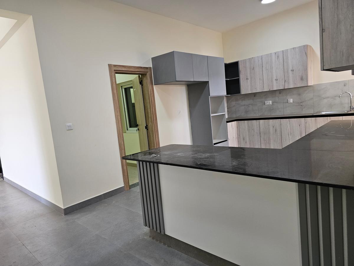 3 Bed Apartment with En Suite at Parklands - 12