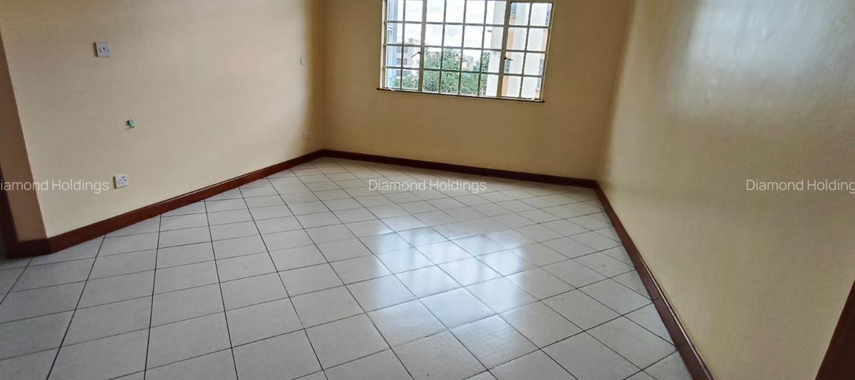 3 Bed Apartment with En Suite at Parklands - 4