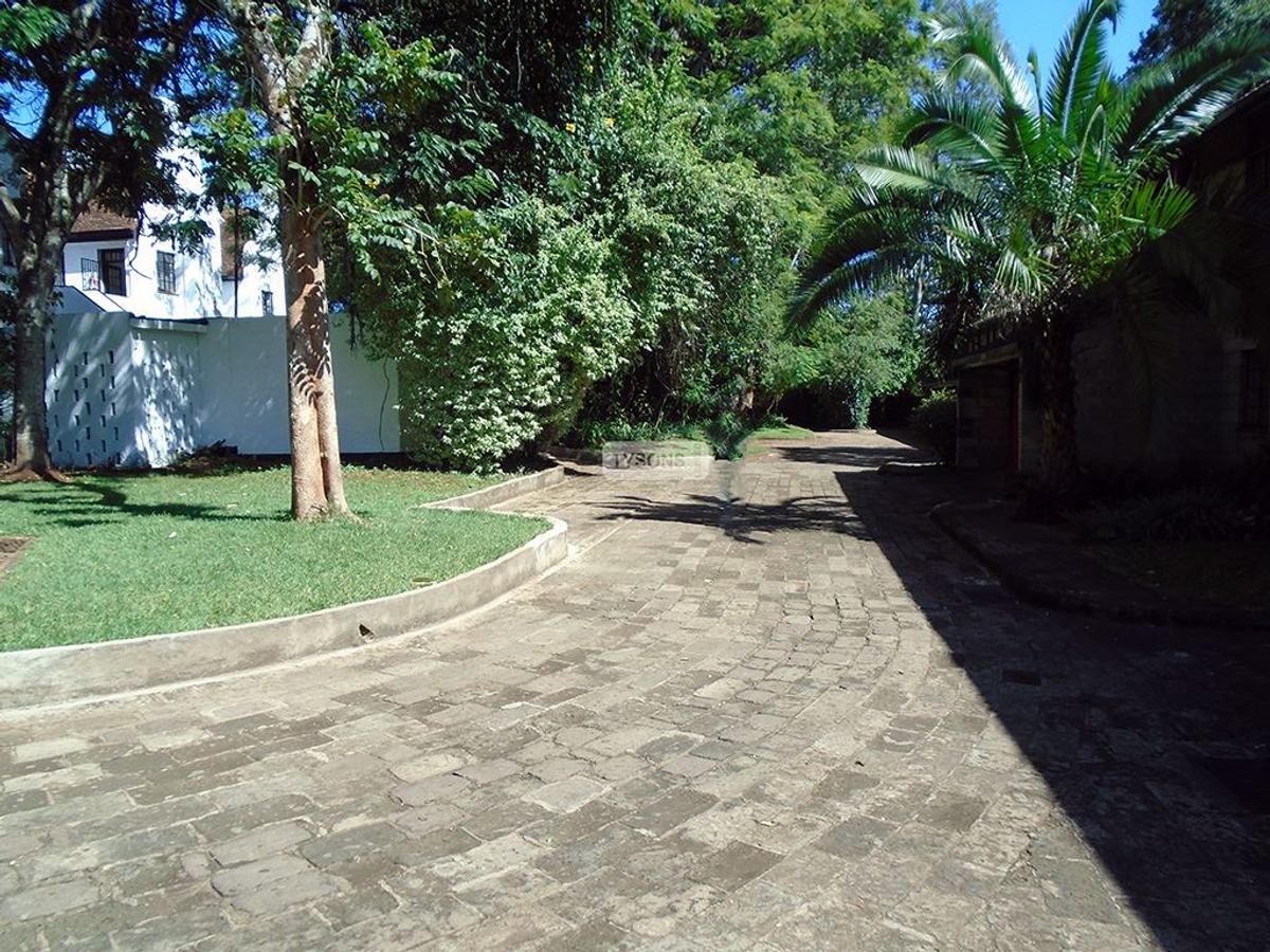 4 Bed Townhouse with En Suite in Muthaiga - 14