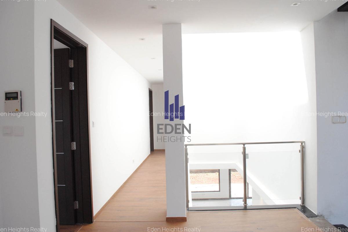 5 Bed Townhouse with En Suite in Spring Valley - 16