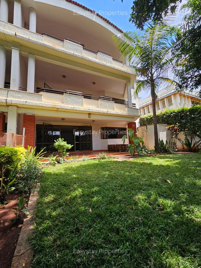 5 Bed House with En Suite in Westlands Area - 1