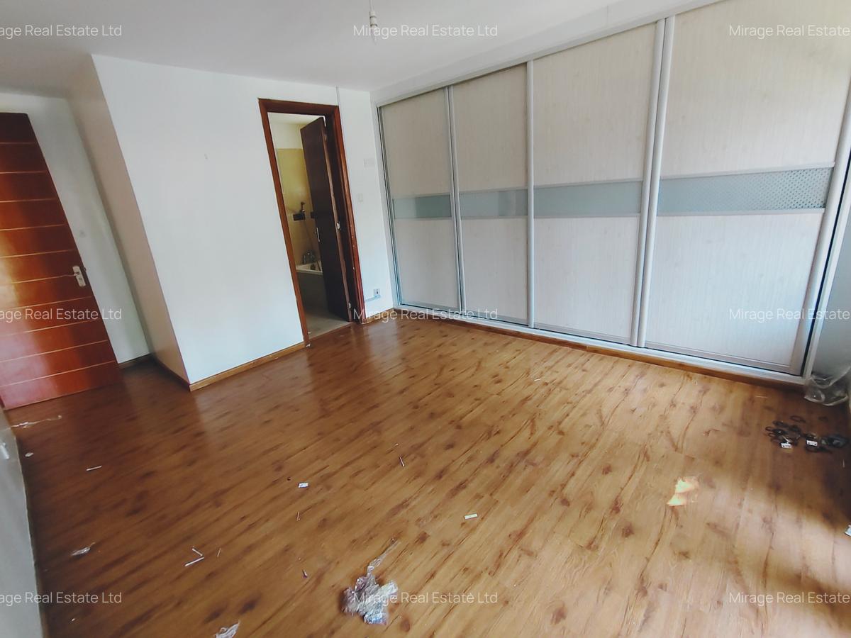 2 Bed Apartment with En Suite in Riverside - 10