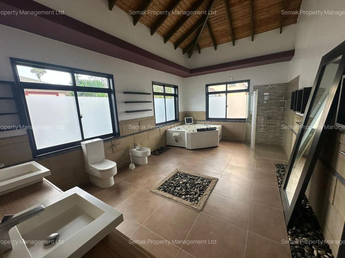 5 Bed Townhouse with En Suite in Lavington - 13