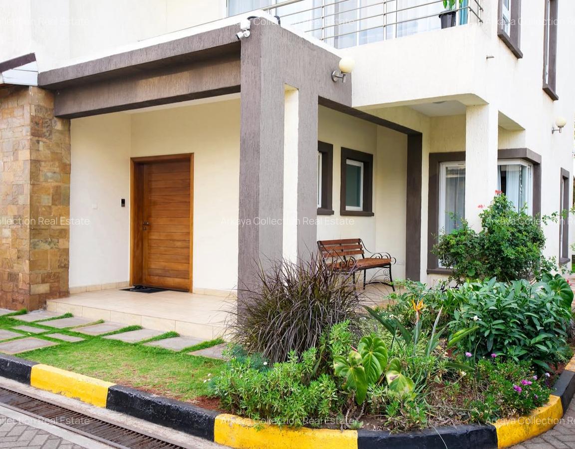 5 Bed House with En Suite in Lavington - 2