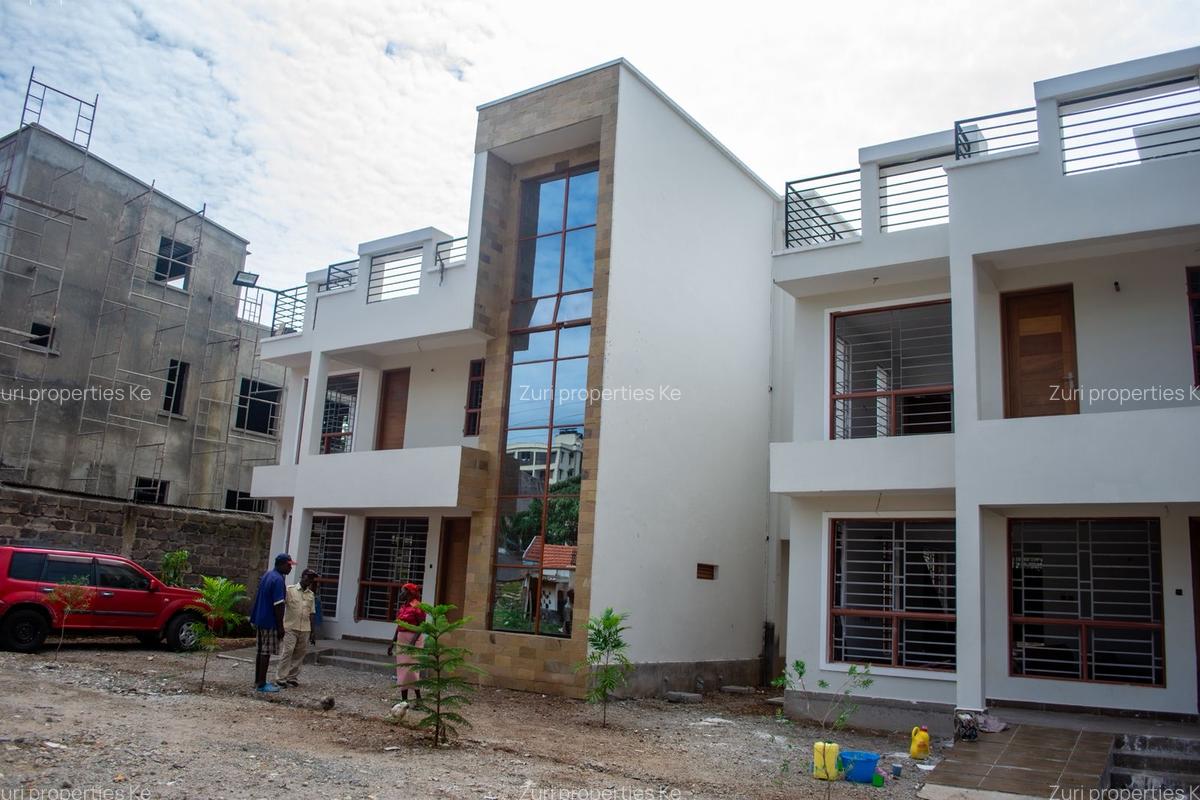 5 Bed Villa with En Suite at Milimani Kisumu - 1