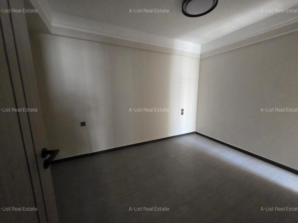 3 Bed Apartment with En Suite at Kindaruma Road - 12