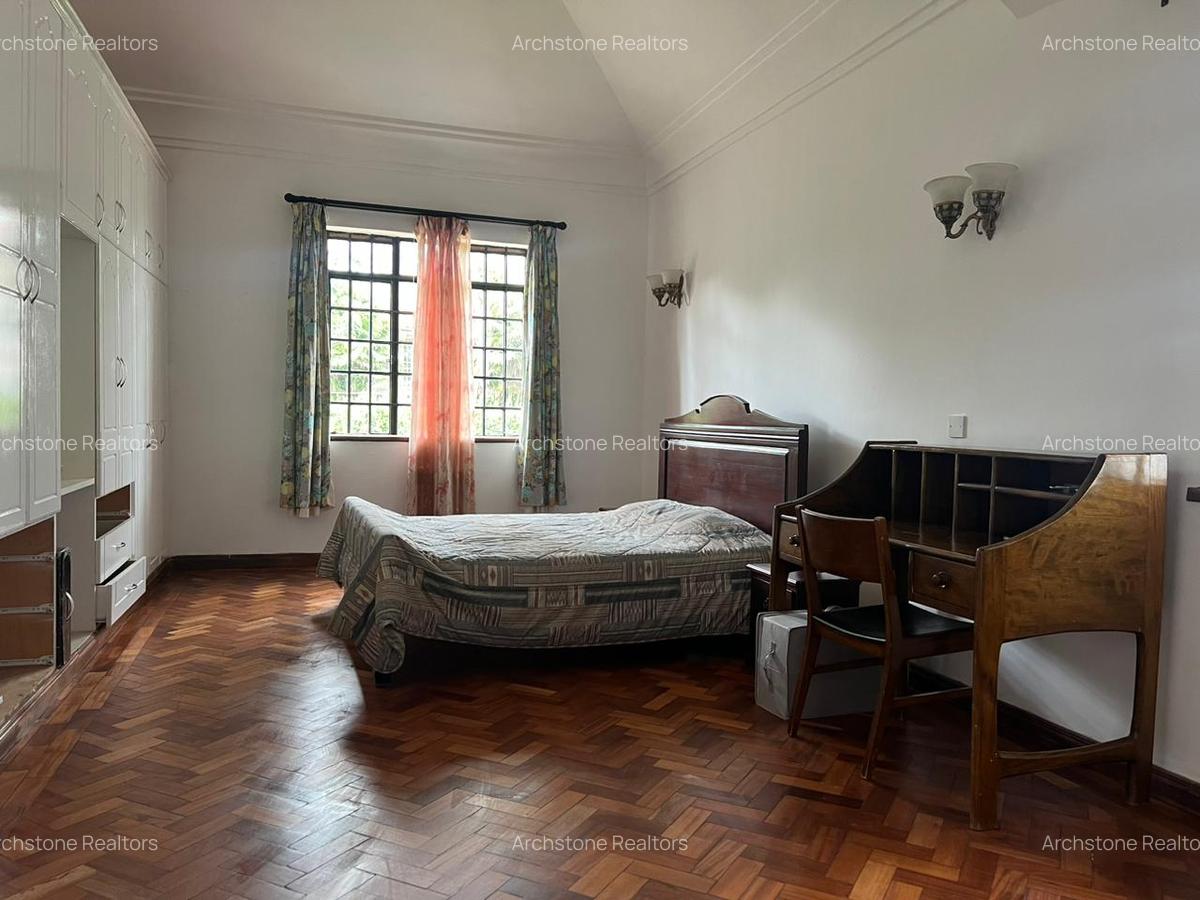 6 Bed House with Garden in Runda - 4