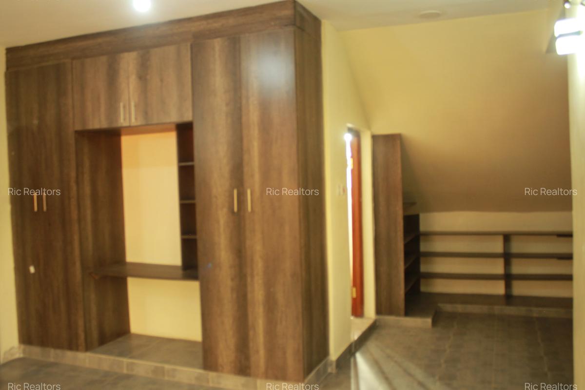 4 Bed House with En Suite in Ongata Rongai - 16