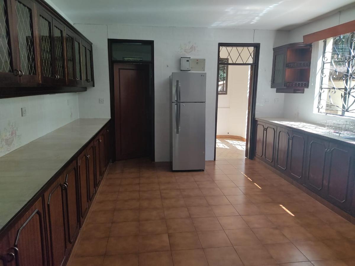 4 Bed Townhouse with En Suite in Kitisuru - 6