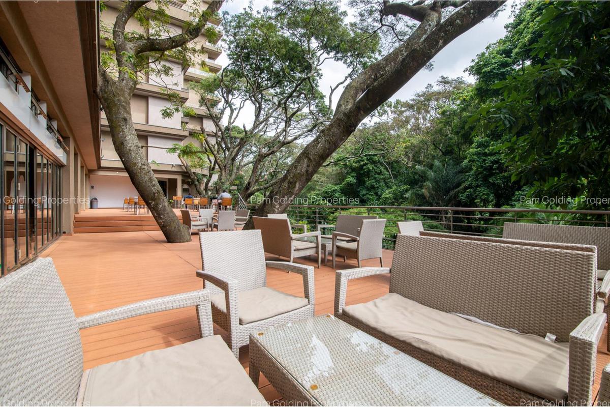 3 Bed Apartment with En Suite at 6Th Parklands Avenue - 20