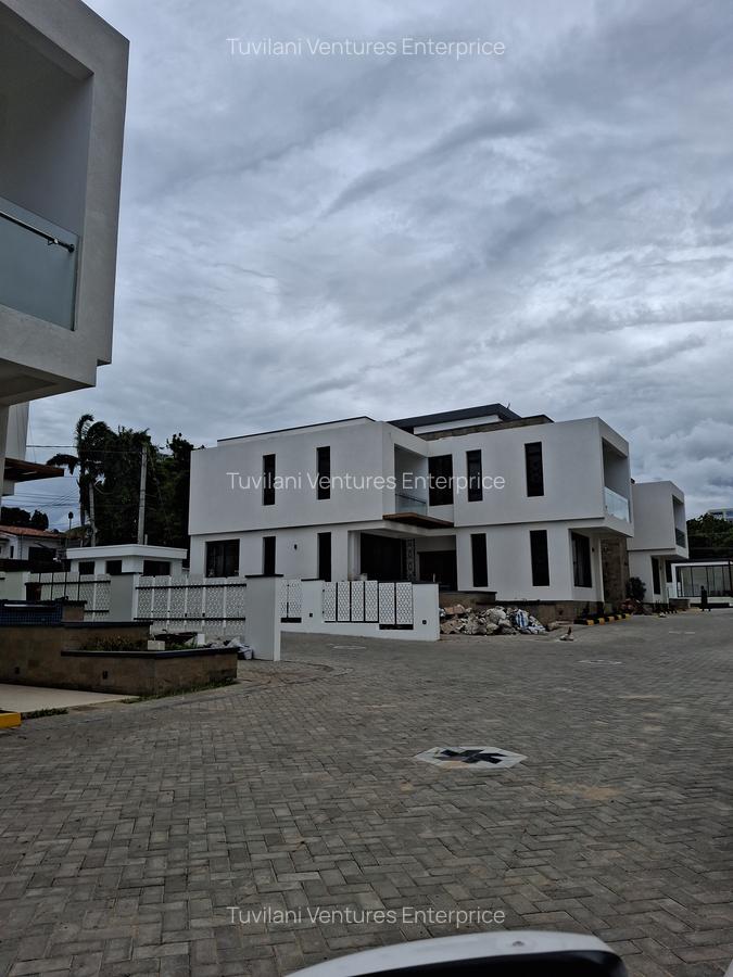 4 Bed Villa with En Suite at Nyali Mombasa - 1