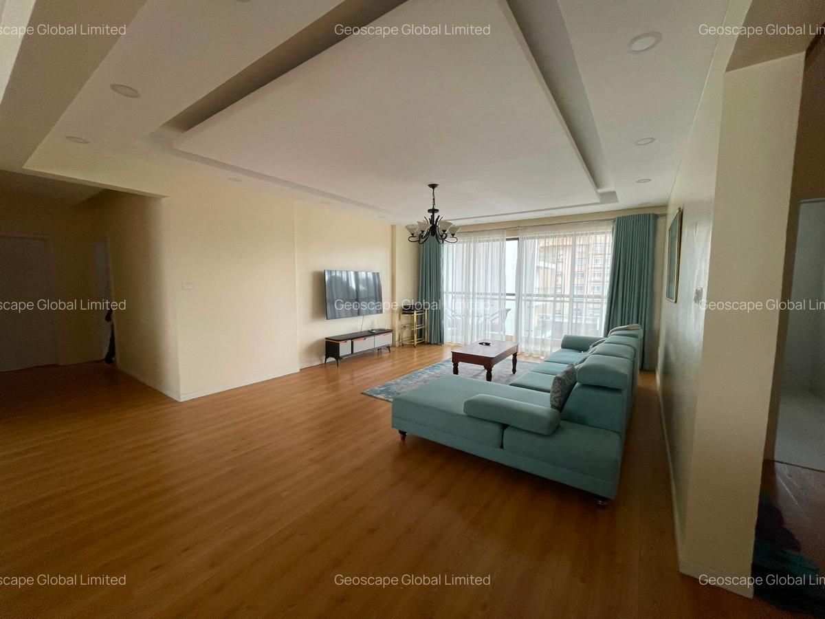 3 Bed Apartment with En Suite in Brookside - 8